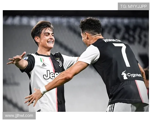 尤文图斯与曼联对决迪巴拉能否带领球队逆袭成功